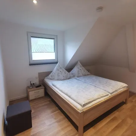 Am Weingarten Apartment *